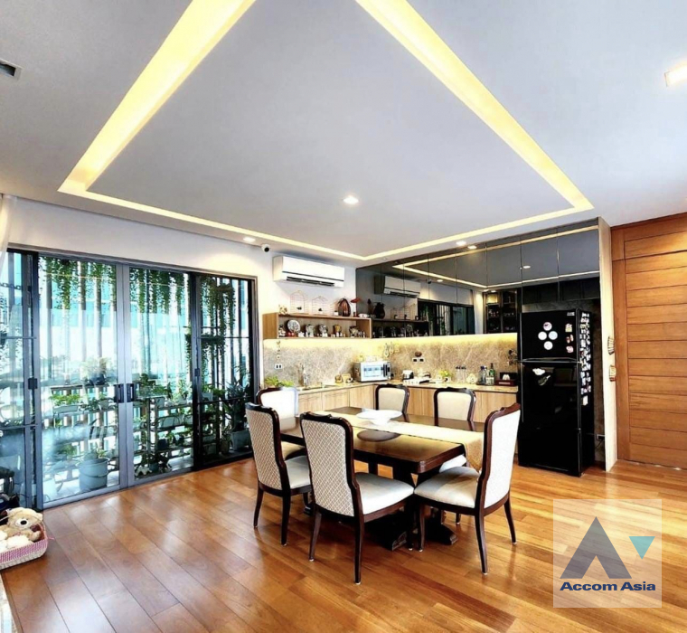 6  6 br House For Sale in Sukhumvit ,Bangkok BTS Phra khanong AA39152