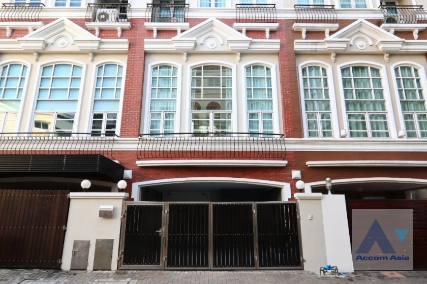  2  4 br Townhouse for rent and sale in Sathorn ,Bangkok MRT Khlong Toei - MRT Lumphini at Rama 4 Village AA39160