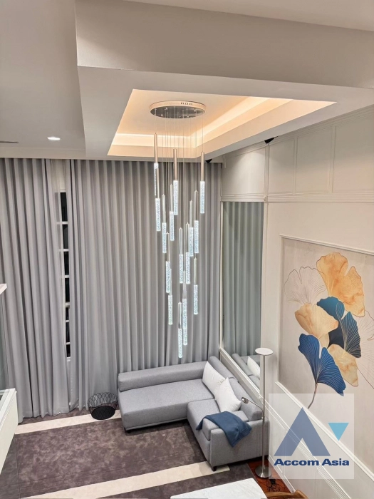 unitFully Furnished, Pet friendly | Spacious townhouse with modern interior in the Sathorn area (AA39160)