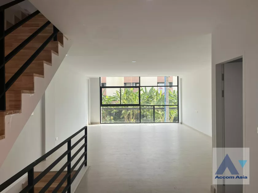 5  3 br Townhouse for rent and sale in Bang Na ,Bangkok BTS Bearing at Deco Home Office AA39174