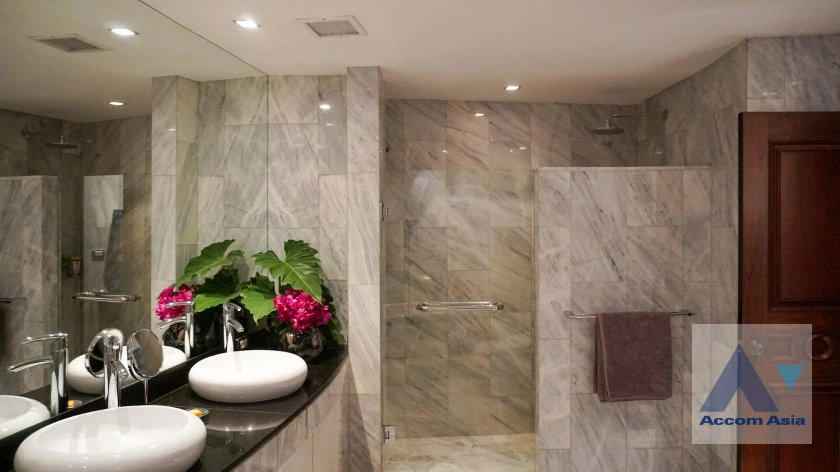 20  3 br Condominium For Sale in Charoen Nakhon ,Bangkok BTS Krung Thon Buri at Supakarn Condominium AA39181