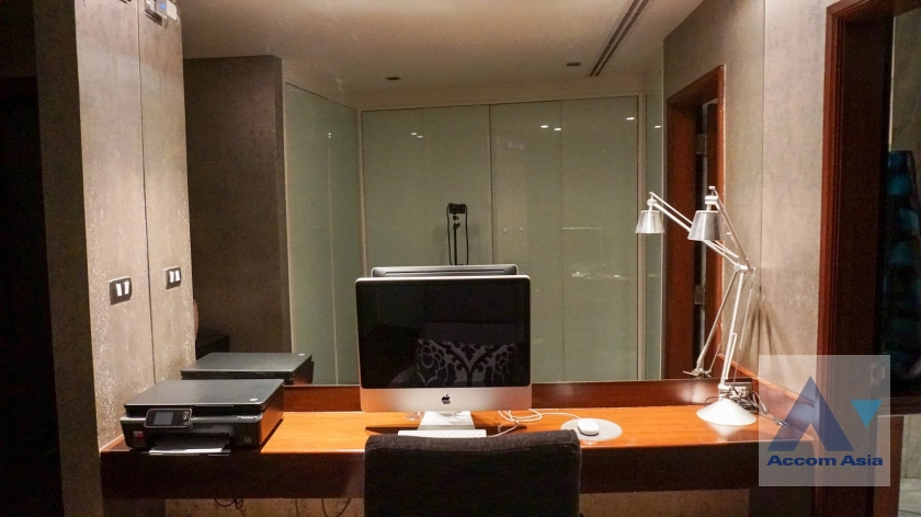 28  3 br Condominium For Sale in Charoen Nakhon ,Bangkok BTS Krung Thon Buri at Supakarn Condominium AA39181