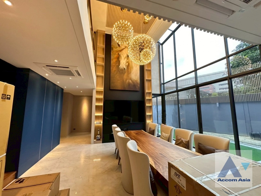 unitPrivate Swimming Pool | Luxury Modern City Home with Open Views at Baan 365 Rama 3 (AA39182)