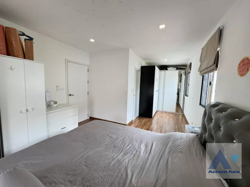 unitCommon Pool, Pet friendly |  3 Bedrooms  House For Sale in Pattanakarn, Bangkok  (AA39184)