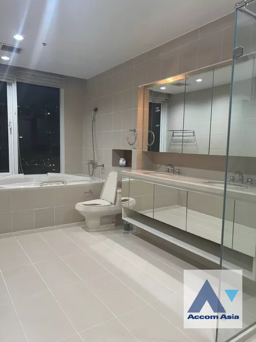 8  4 br Condominium For Rent in Silom ,Bangkok BTS Sala Daeng - MRT Silom at Royal Saladaeng AA39190