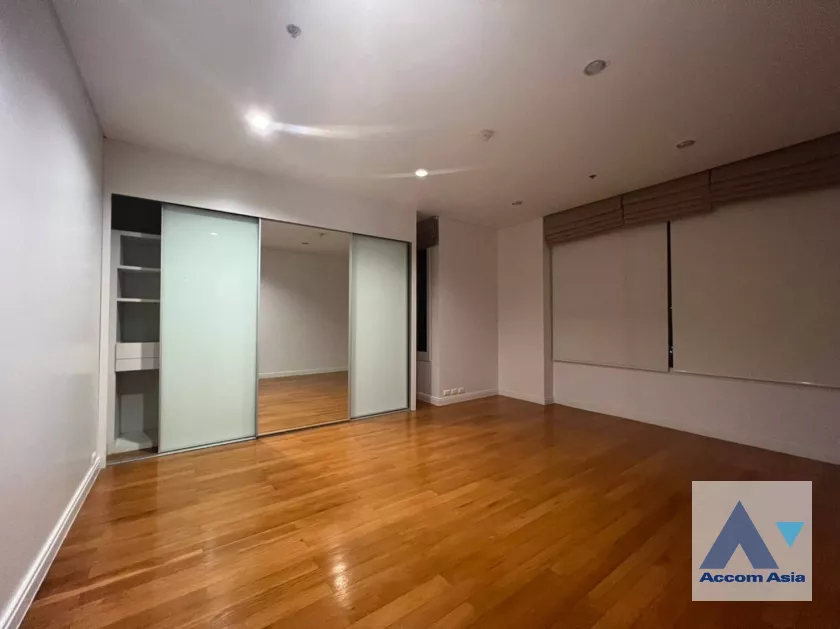 5  4 br Condominium For Rent in Silom ,Bangkok BTS Sala Daeng - MRT Silom at Royal Saladaeng AA39190