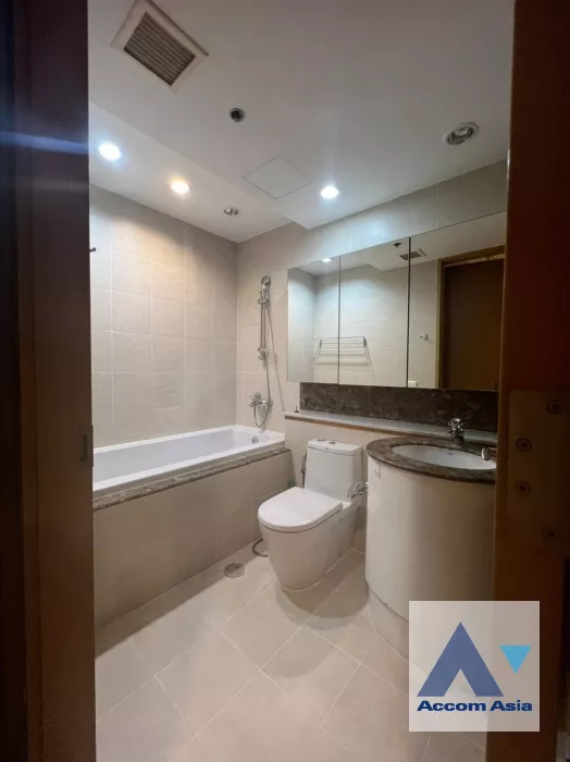 9  4 br Condominium For Rent in Silom ,Bangkok BTS Sala Daeng - MRT Silom at Royal Saladaeng AA39190