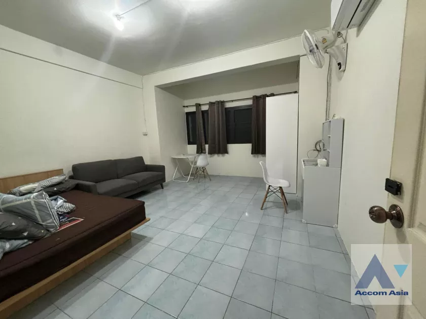  1  6 br Building For Rent in Sukhumvit ,Bangkok BTS Thong Lo AA39192