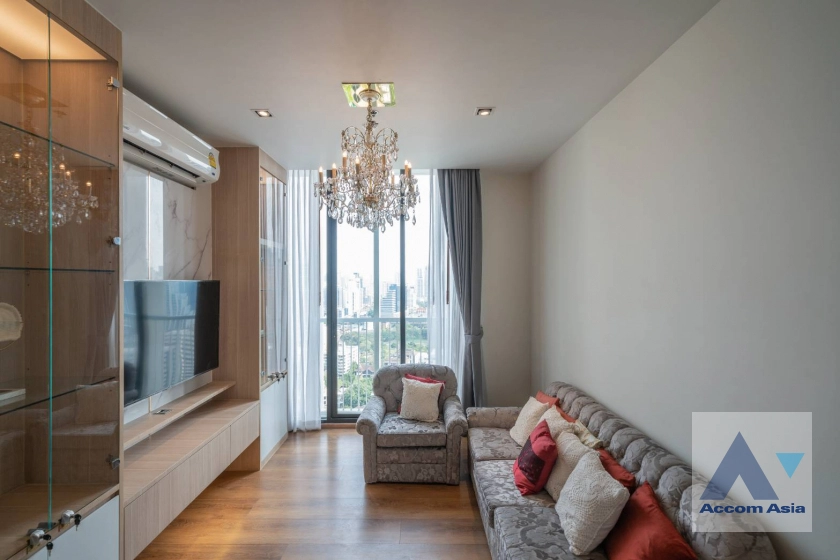 unitLuxury modern condo with refined elegance at Phrom Phong (AA39198)