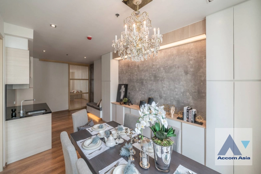 unitLuxury modern condo with refined elegance at Phrom Phong (AA39198)