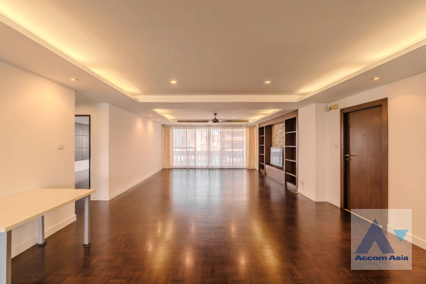 unitHuge Terrace |  3 Bedrooms  Apartment For Rent in Sukhumvit, Bangkok  near BTS Asok - MRT Sukhumvit (AA39202)