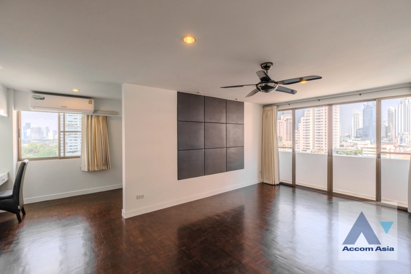 18  3 br Apartment For Rent in Sukhumvit ,Bangkok BTS Asok - MRT Sukhumvit at Family Apartment with Lake View AA39202