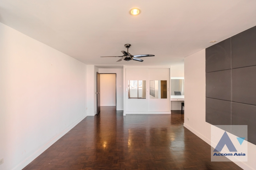 17  3 br Apartment For Rent in Sukhumvit ,Bangkok BTS Asok - MRT Sukhumvit at Family Apartment with Lake View AA39202