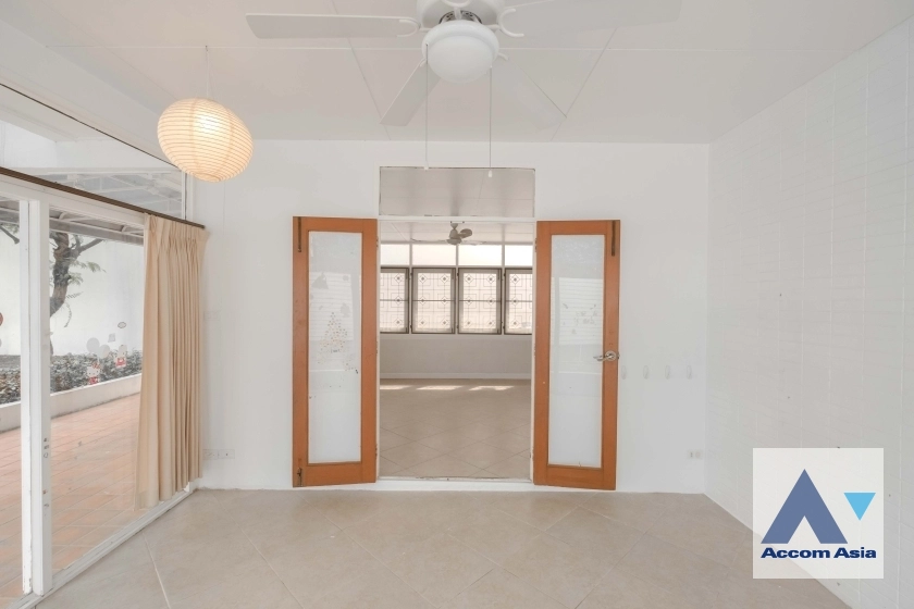 7  3 br House For Sale in Ploenchit ,Bangkok BTS Ploenchit AA39204