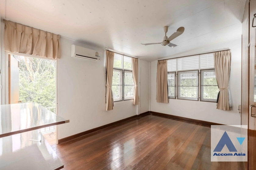 10  3 br House For Sale in Ploenchit ,Bangkok BTS Ploenchit AA39204