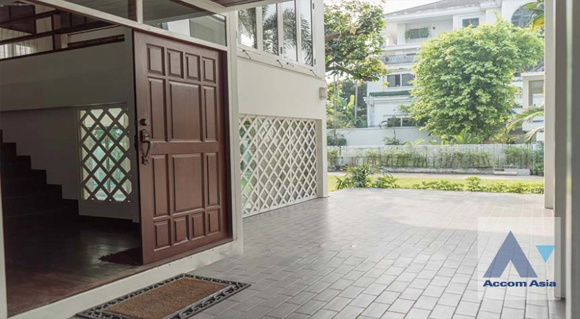 5  3 br House For Sale in Ploenchit ,Bangkok BTS Ploenchit AA39206