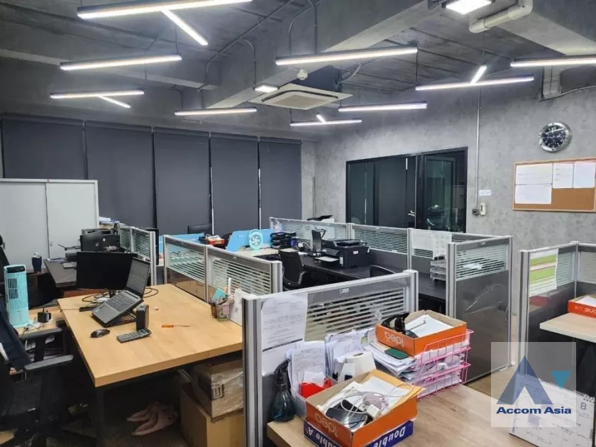 10  Building For Sale in Phaholyothin ,Bangkok  AA39212