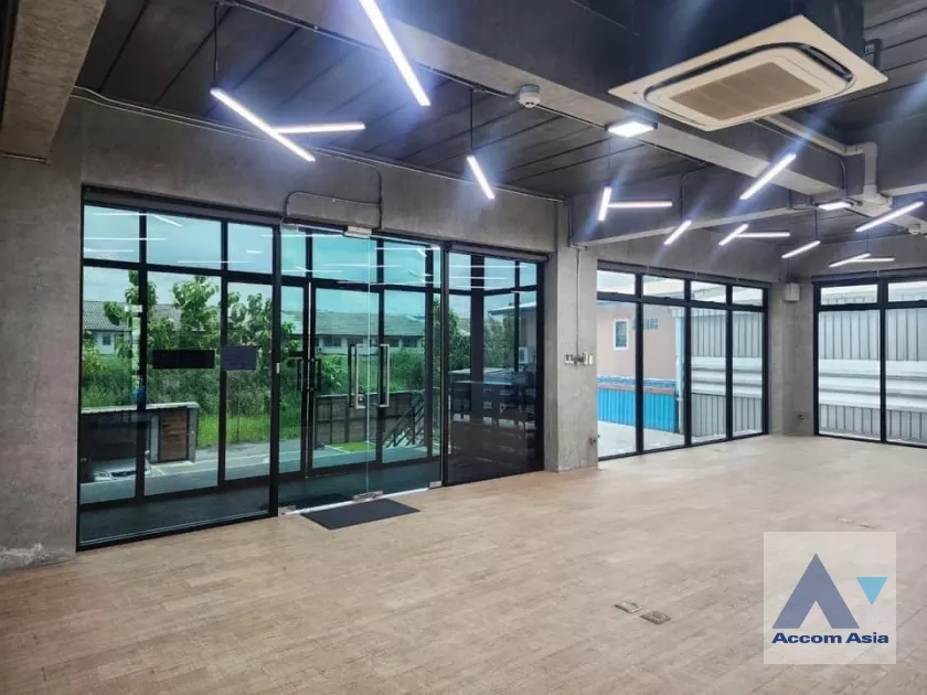 15  Building For Sale in Phaholyothin ,Bangkok  AA39212