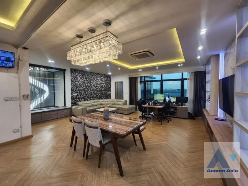Office |  Building For Sale in Phaholyothin, Bangkok  (AA39212)