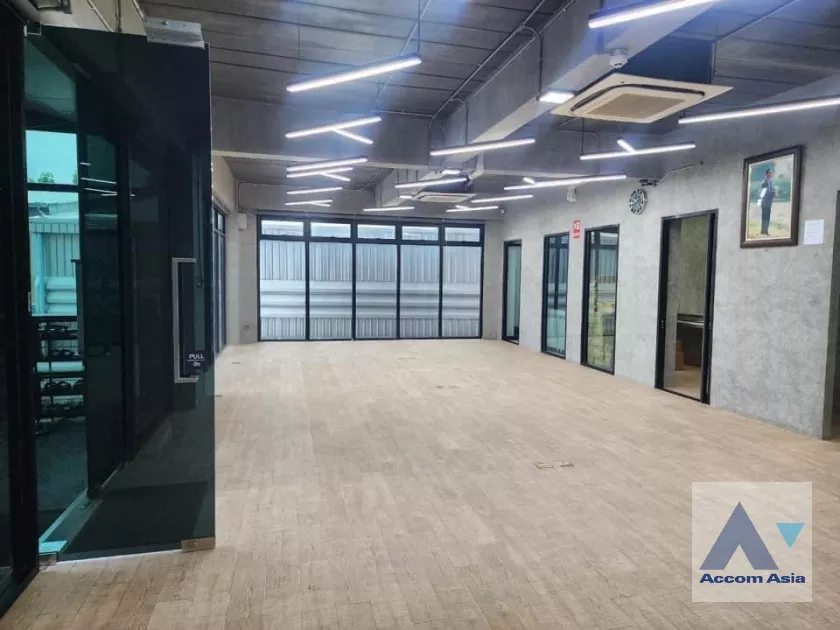 14  Building For Sale in Phaholyothin ,Bangkok  AA39212