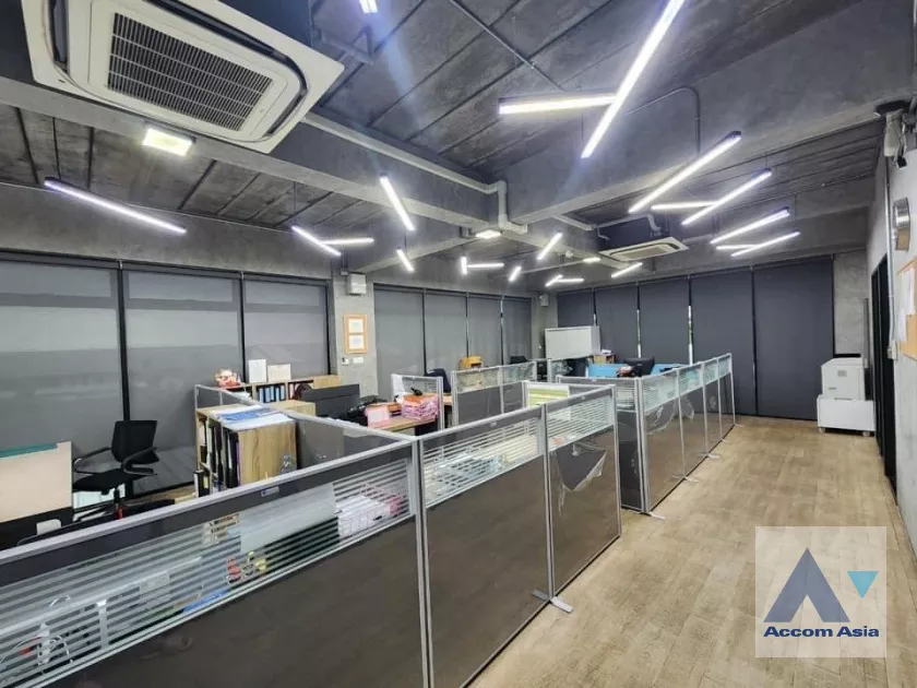 12  Building For Sale in Phaholyothin ,Bangkok  AA39212