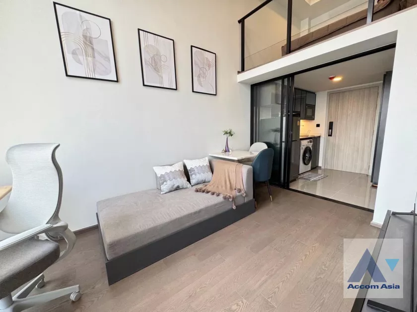  1 Bedroom  Condominium For Rent in Silom, Bangkok  (AA39213)