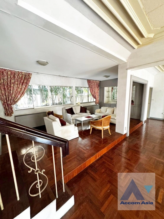 unitHome Office |  5 Bedrooms  House For Rent & Sale in Sukhumvit, Bangkok  near BTS Asok (AA39221)