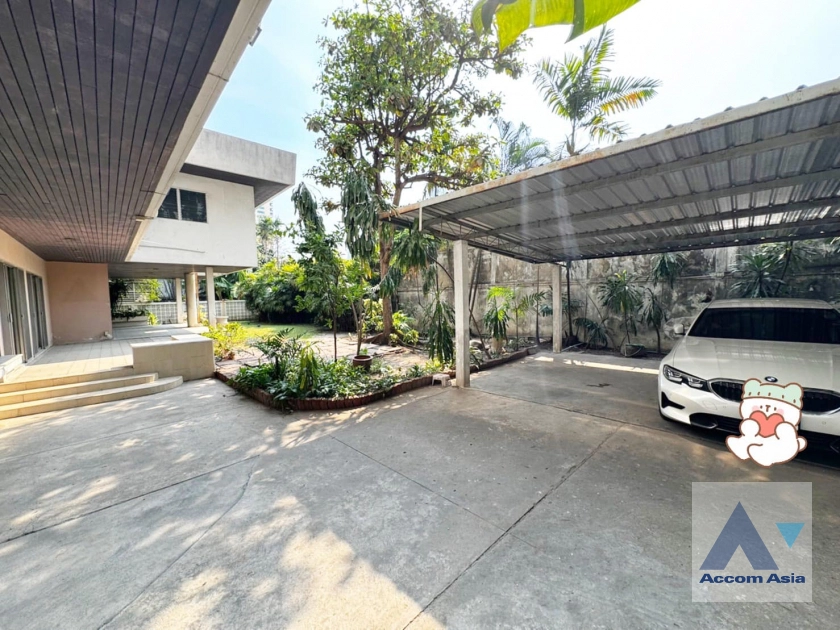 5  5 br House For Rent in sukhumvit ,Bangkok BTS Asok AA39221