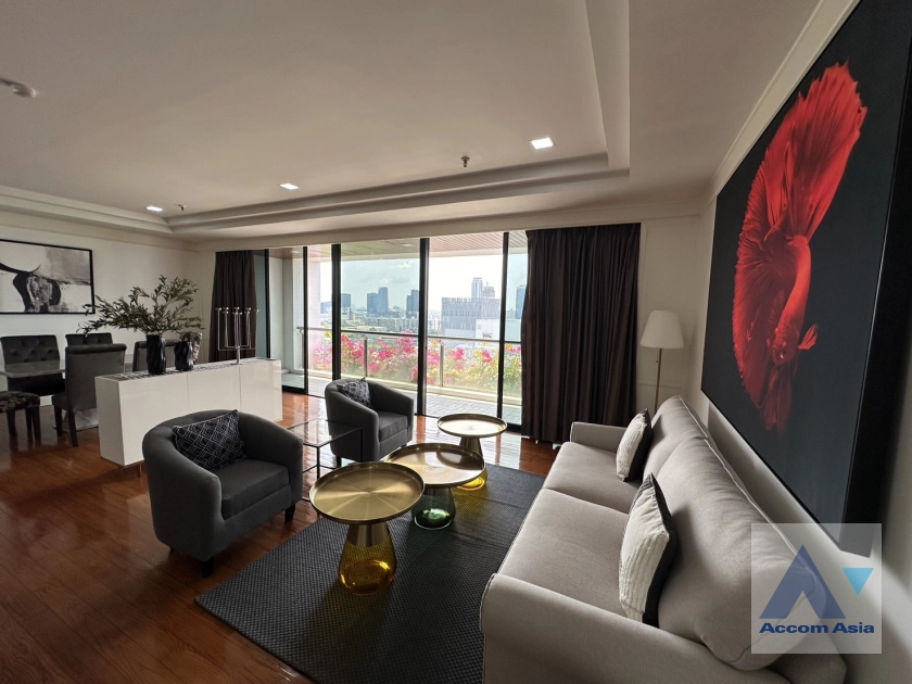 unit 2 Bedrooms  Condominium For Rent in Ploenchit, Bangkok  near BTS Ploenchit - MRT Lumphini (AA39228)