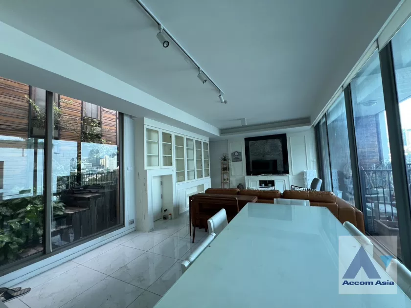 Siamese Thirty Nine Condominium  2 Bedroom for Sale BTS Phrom Phong in Sukhumvit Bangkok