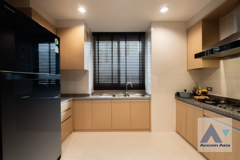unitModern luxury apartment with full amenities at Sukhumvit 24 (AA39236)