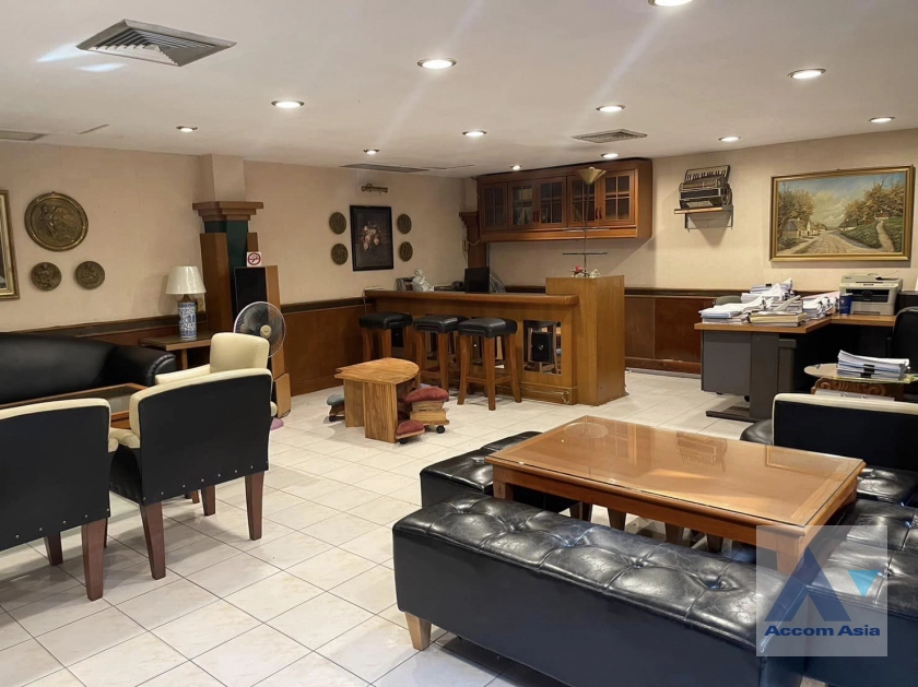  1  4 br Building For Rent in Phaholyothin ,Bangkok  AA39239