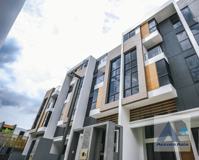  2  4 br House For Rent in Sathorn ,Bangkok BRT Wat Dan at Baan 365 Rama 3 AA39240