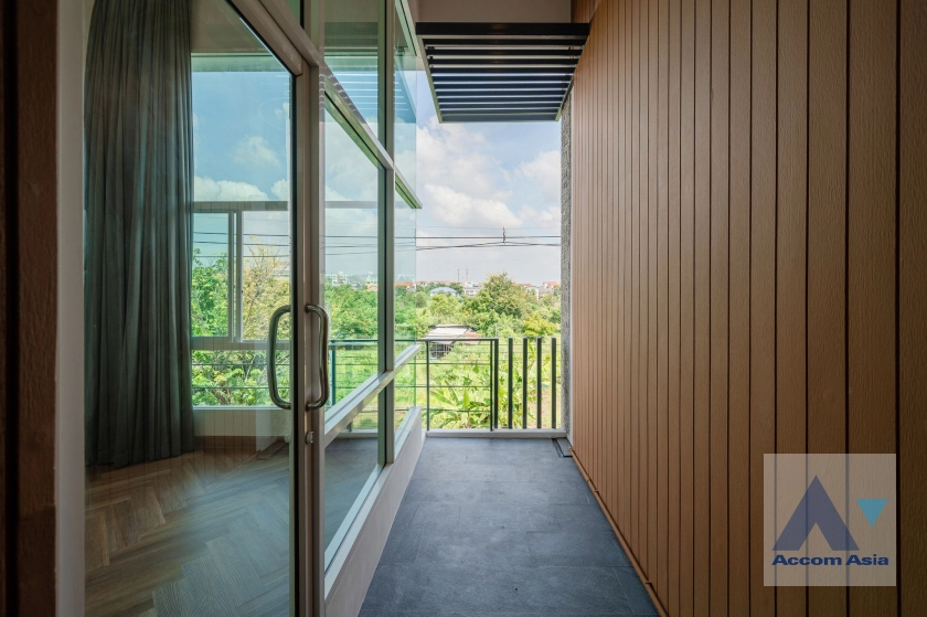 16  4 br Townhouse For Sale in Ratchadaphisek ,Bangkok  at Baan Klang Muang Urbanion Rama 9-Ladprao  AA39242