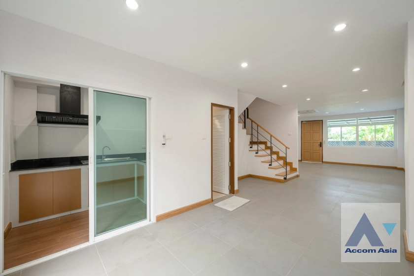  1  4 br Townhouse For Sale in Ratchadaphisek ,Bangkok  at Baan Klang Muang Urbanion Rama 9-Ladprao  AA39242