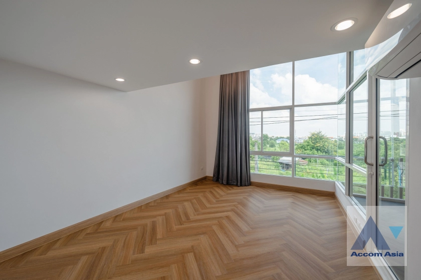 22  4 br Townhouse For Sale in Ratchadaphisek ,Bangkok  at Baan Klang Muang Urbanion Rama 9-Ladprao  AA39242