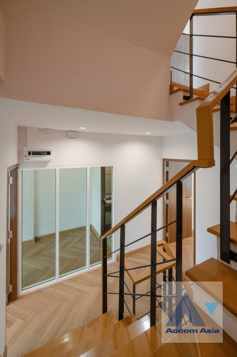 10  4 br Townhouse For Sale in Ratchadaphisek ,Bangkok  at Baan Klang Muang Urbanion Rama 9-Ladprao  AA39242