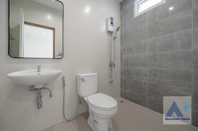 28  4 br Townhouse For Sale in Ratchadaphisek ,Bangkok  at Baan Klang Muang Urbanion Rama 9-Ladprao  AA39242