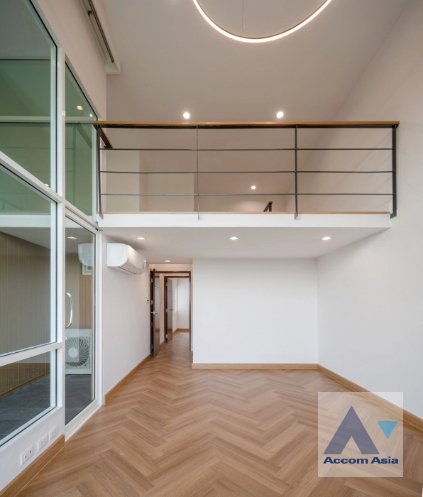 18  4 br Townhouse For Sale in Ratchadaphisek ,Bangkok  at Baan Klang Muang Urbanion Rama 9-Ladprao  AA39242