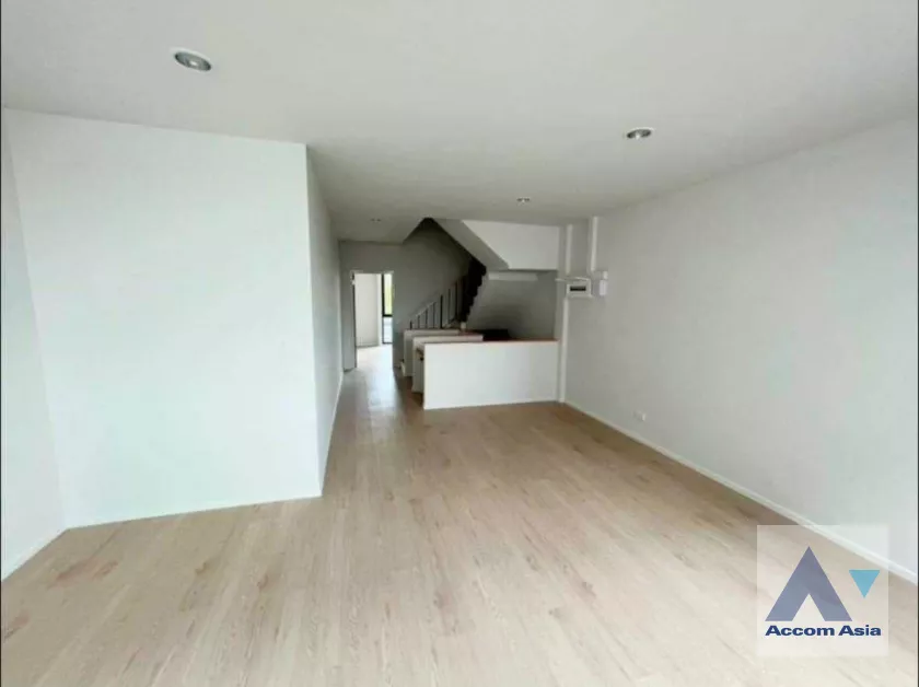  1  4 br Townhouse For Sale in Phaholyothin ,Bangkok  at Nue Connex Don Mueang AA39246