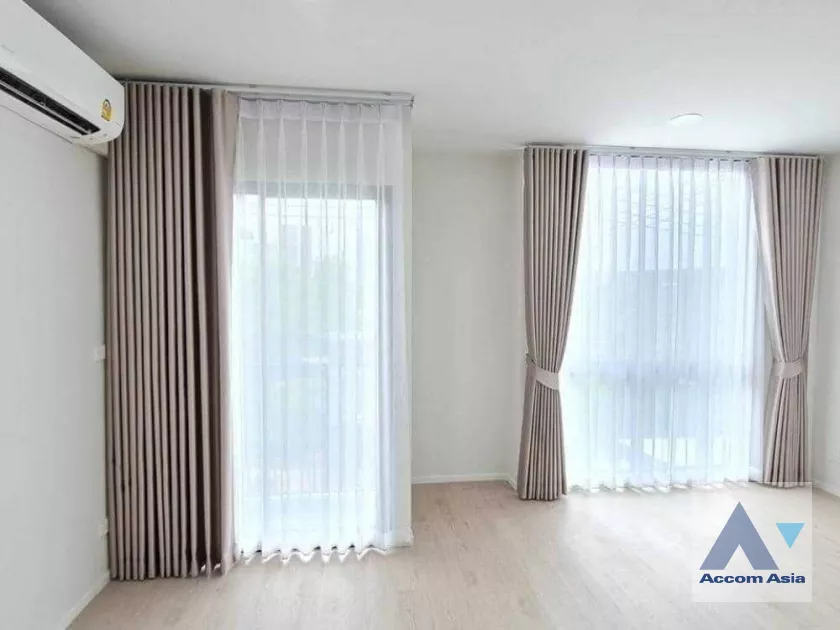 8  4 br Townhouse For Sale in Phaholyothin ,Bangkok  at Nue Connex Don Mueang AA39246