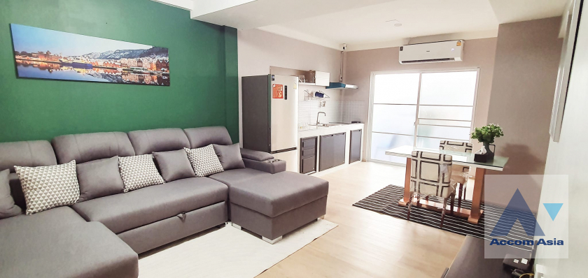 unit 2 Bedrooms  Townhouse For Rent in Pattanakarn, Bangkok  near BTS Udomsuk (AA39263)