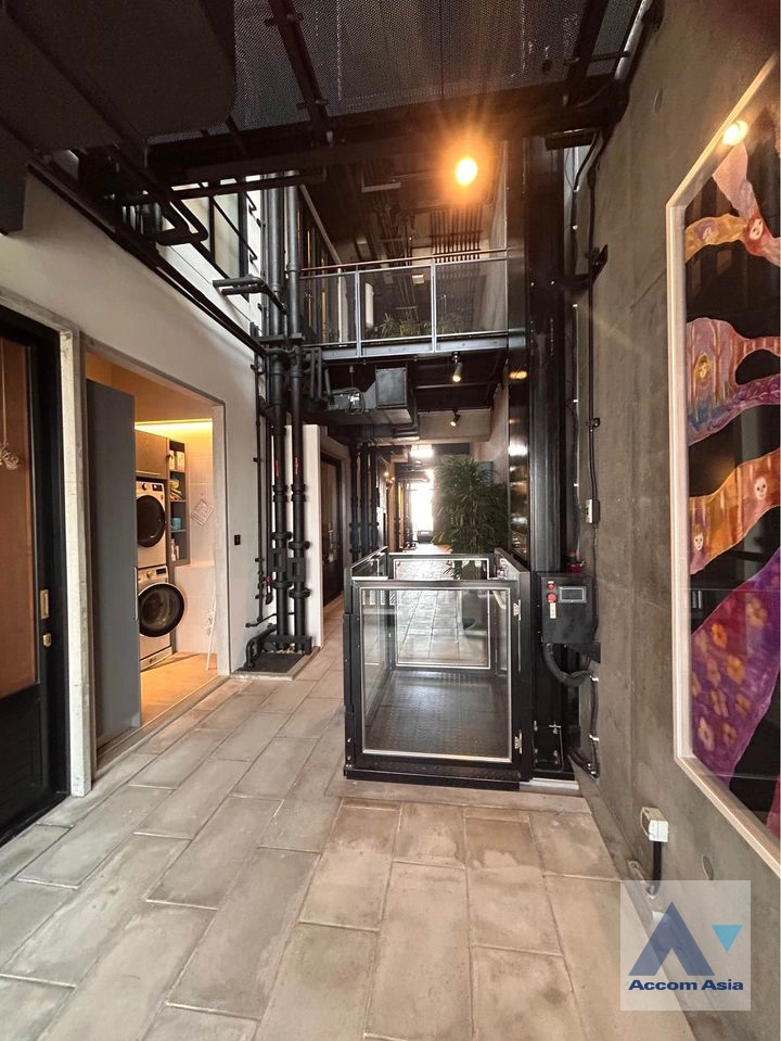 7  5 br Condominium For Sale in Sathorn ,Bangkok BTS Chong Nonsi - BRT Thanon Chan at Windshell Naradhiwas AA39264