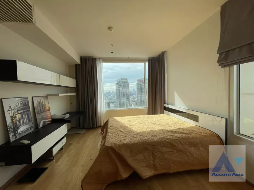 unit 2 Bedrooms  Condominium For Rent in Sathorn, Bangkok  near BTS Chong Nonsi - BRT Sathorn (AA39266)
