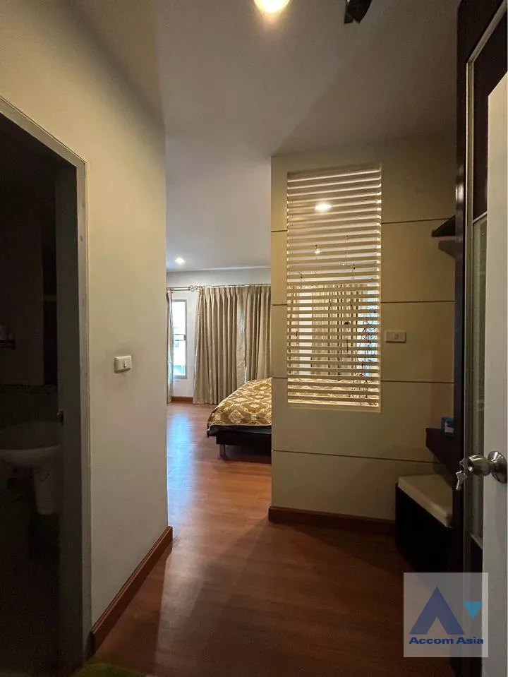 5  3 br House for rent and sale in Pattanakarn ,Bangkok ARL Hua Mak at House AA39267