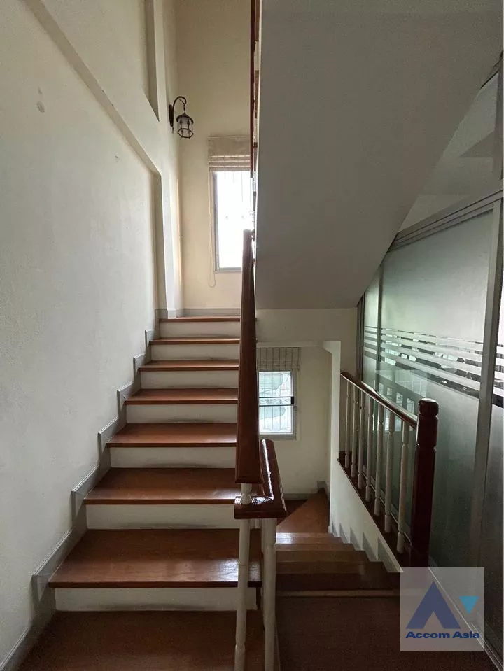 19  3 br House for rent and sale in Pattanakarn ,Bangkok ARL Hua Mak at House AA39267