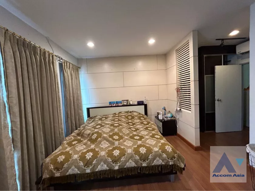 14  3 br House for rent and sale in Pattanakarn ,Bangkok ARL Hua Mak at House AA39267