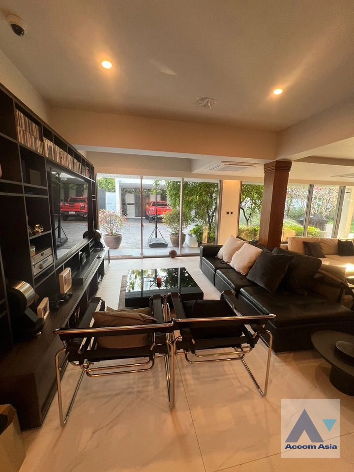  1  5 br House For Rent in Sukhumvit ,Bangkok BTS Phra khanong AA39270