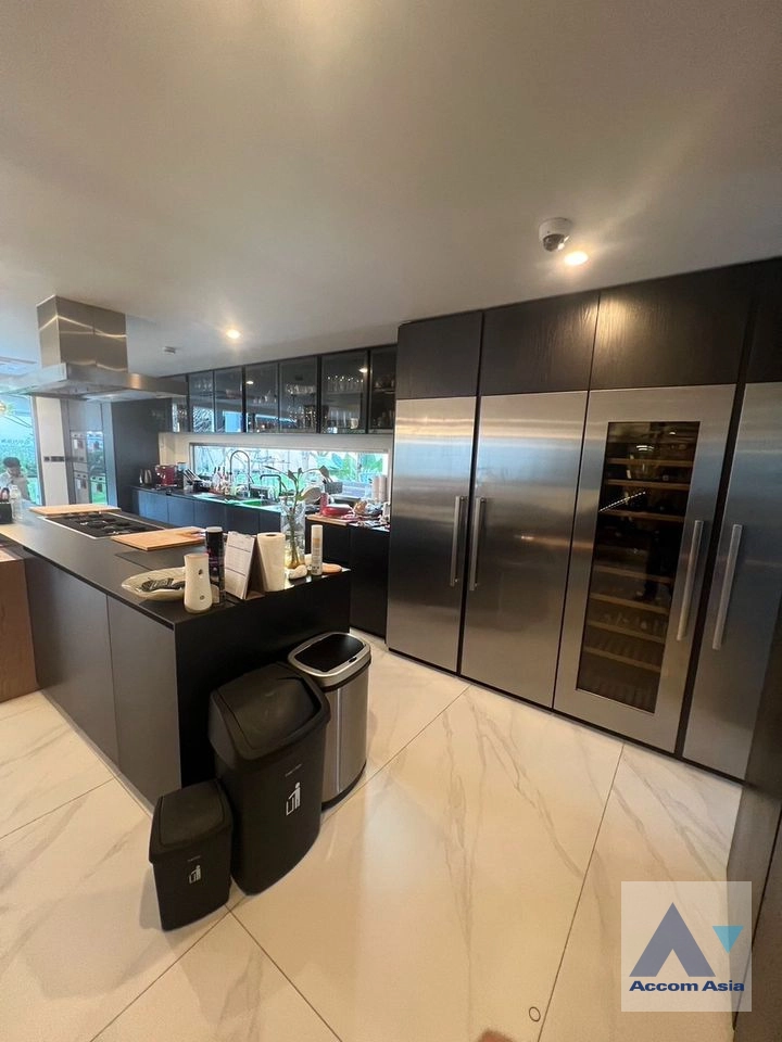 10  5 br House For Rent in Sukhumvit ,Bangkok BTS Phra khanong AA39270