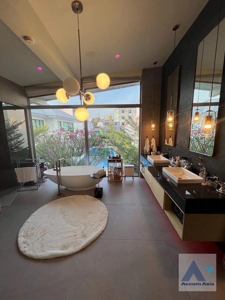 19  5 br House For Rent in Sukhumvit ,Bangkok BTS Phra khanong AA39270